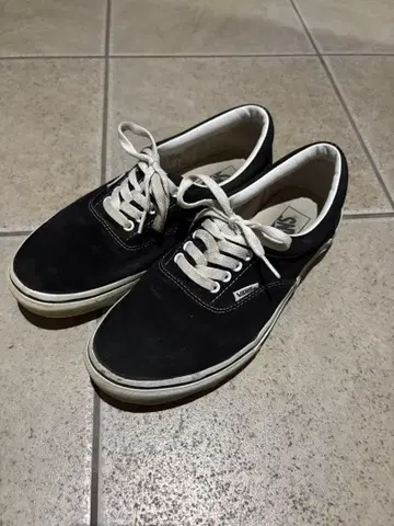 VANS Era 블랙 화이트 스니커즈