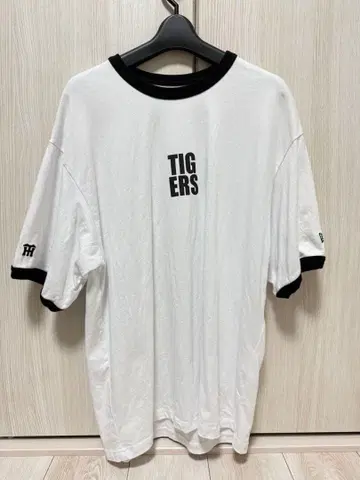 한신 타이거즈 x 뉴에라 T셔츠