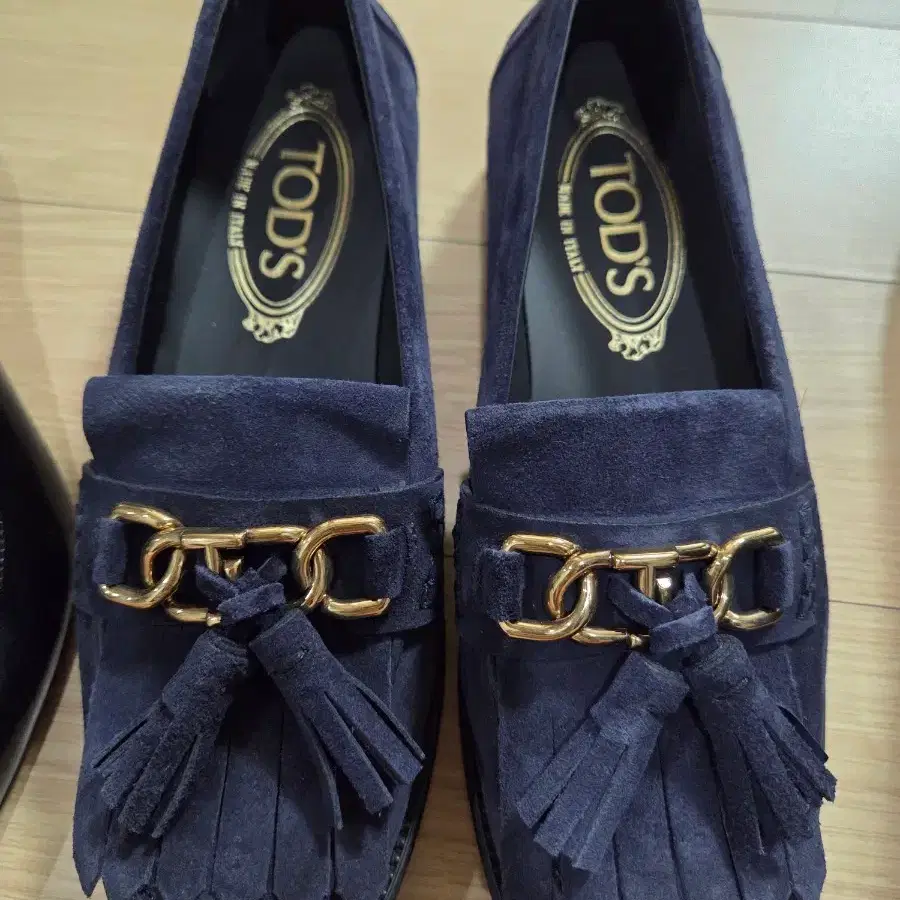TOD'S 로퍼 네이비 스웨이드 금장 태슬 로퍼