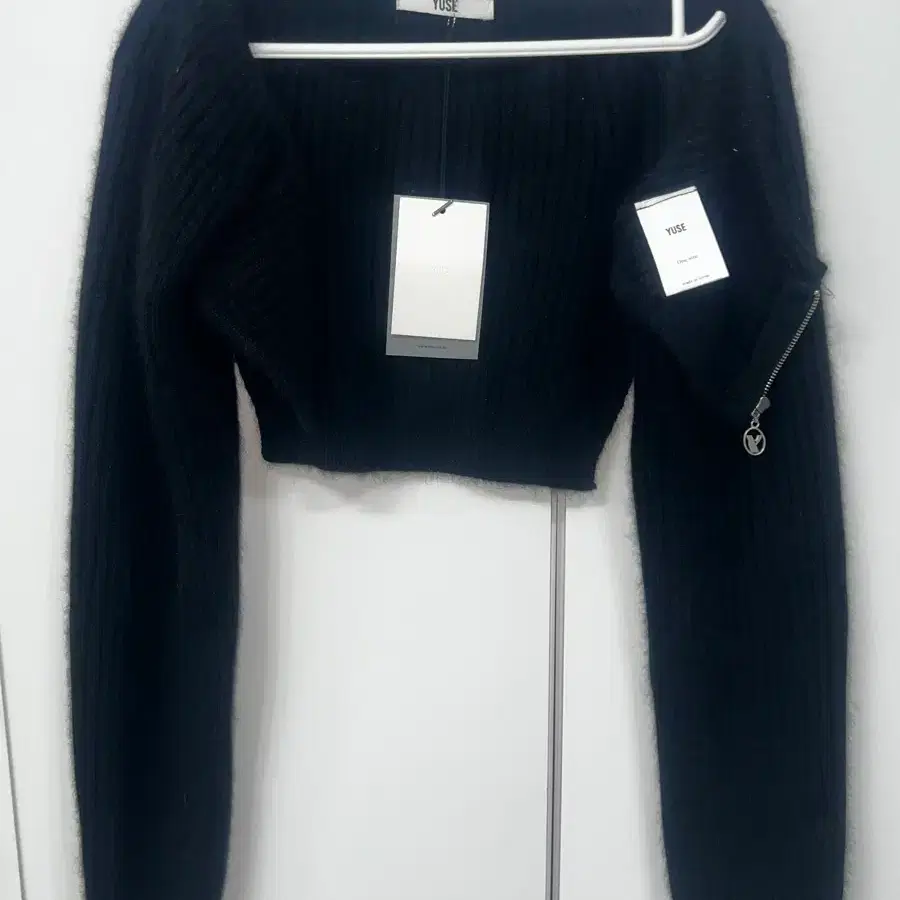 YUSE 볼레로 집업 BLACK