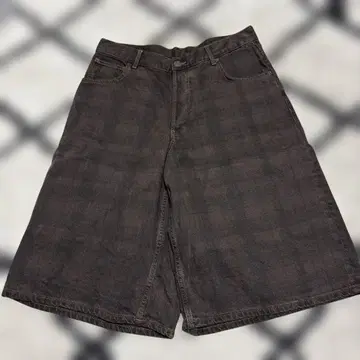 ZARA 다크 브라운 체크 무늬 숏팬츠 40
