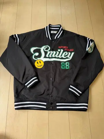 smileyface 스마일리 페이스 바시티 자켓 블랙