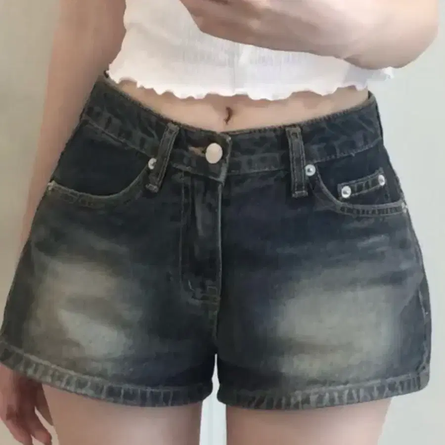 골반 넓어보이는 청반바지 팔아요