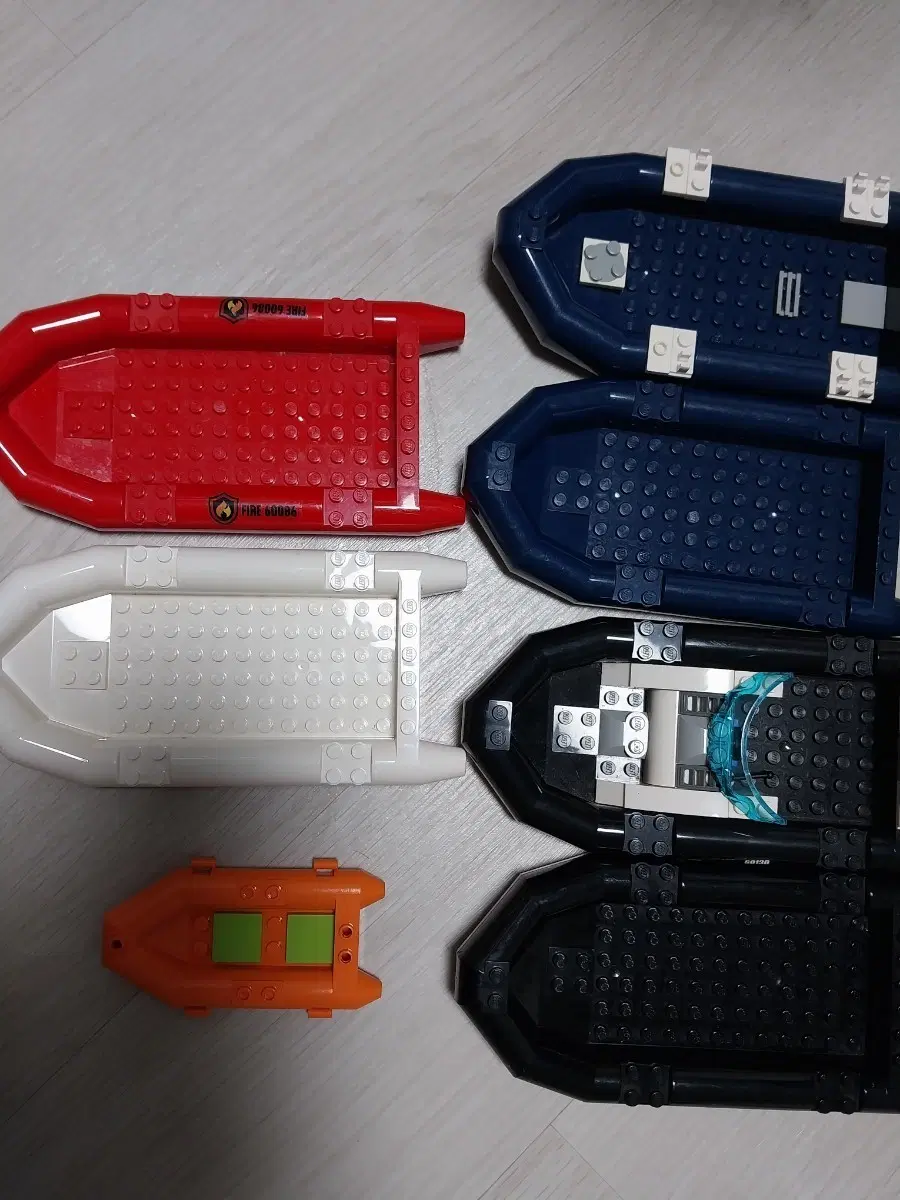레고 보트 세트 (빨강/파랑/흰색/검정/주황) 3개