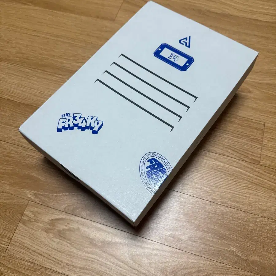 (새상품)나이키 야니스 프릭 6 크리스마스