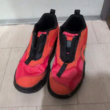 순족 주술회전 이타도리 유우지 스니커즈 24.5cm