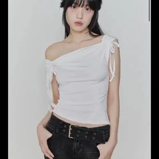 페인오어플레저 앤젤 스트랩 탑 화이트