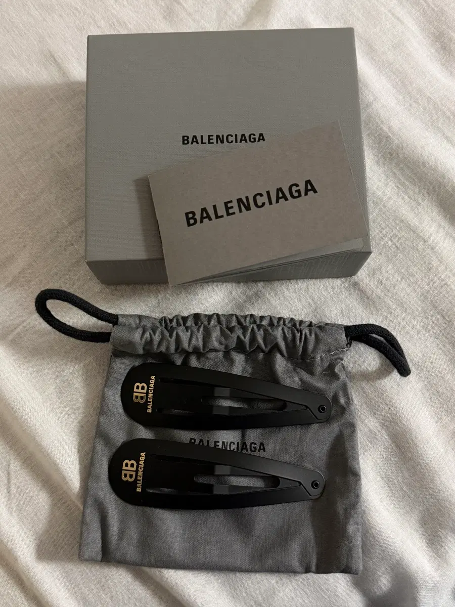 발렌시아가 balenciaga 머리 핀 새상품 35만원
