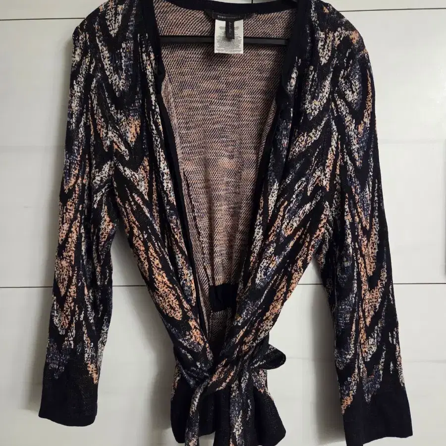 BCBGMaxazria 패턴 랩 가디건
