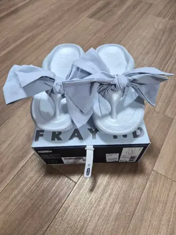 FRAY I.D TAW&TOE 샌들 M 25cm