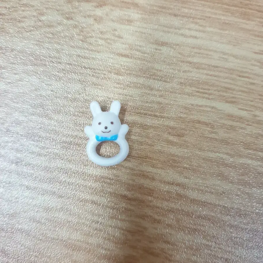 실바니안 토끼 모양 턱받이 링