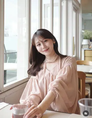 cle'blatt 에어리 티어드 쉬폰 블라우스