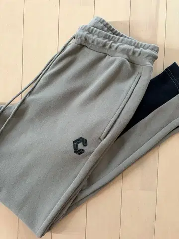 [레어] 크로노스 조거 팬츠 완판템 인기 색상