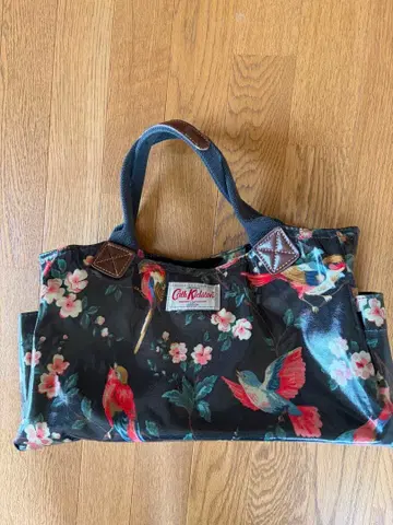 Cath Kidston 핸드백 비에도 안심