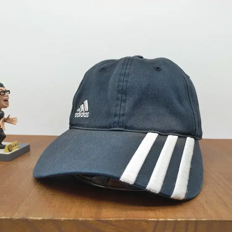 아디다스 모자 이퀍먼트 삼선 챙 블랙
