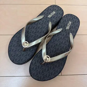마이클코어스 샌들