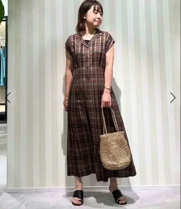 Ballsey 투모로우랜드 머리핀 체크 오픈 카라 셔츠 원피스