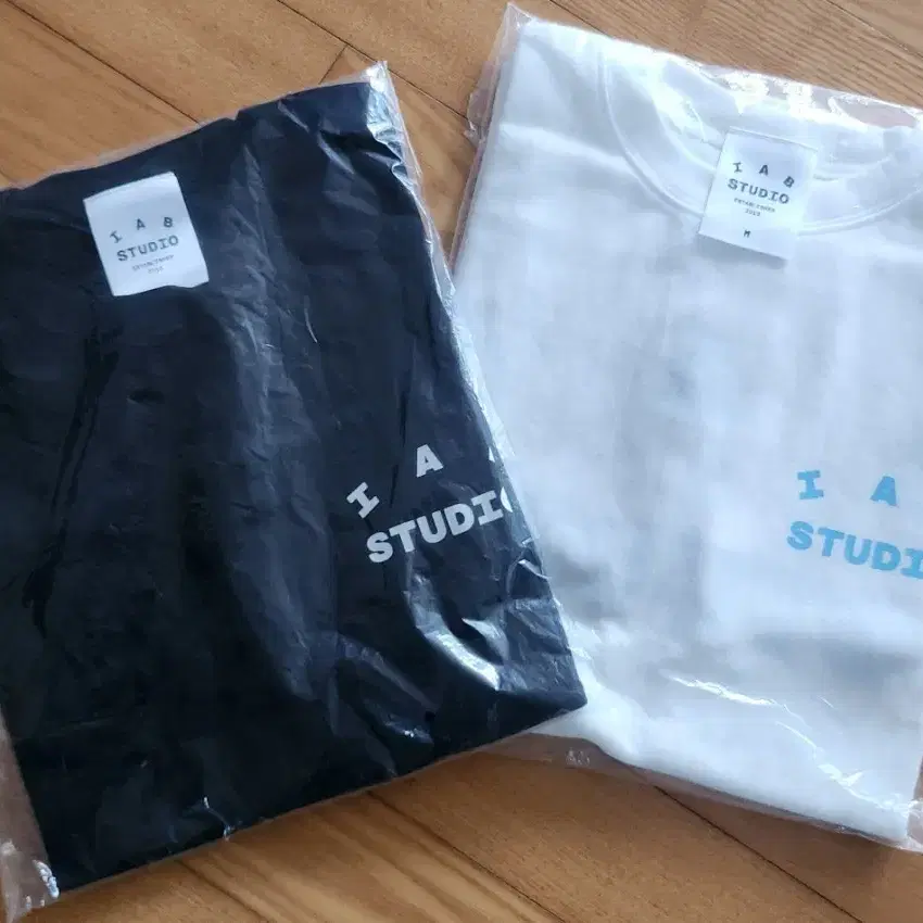 IAB STUDIO 반팔티 화이트