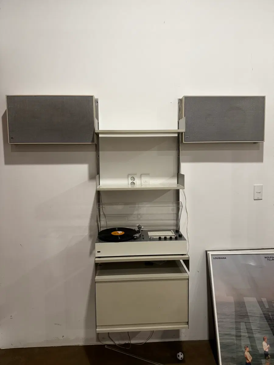Braun Audio300 턴테이블, 스피커 2개 비초에 선반