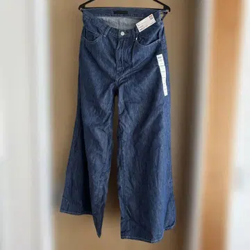 미사용 새상품 UNIQLO 하이라이즈 슈퍼 와이드 청바지 27