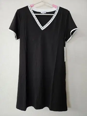 캘빈 클라인 V넥 반팔 미니 원피스 블랙 L