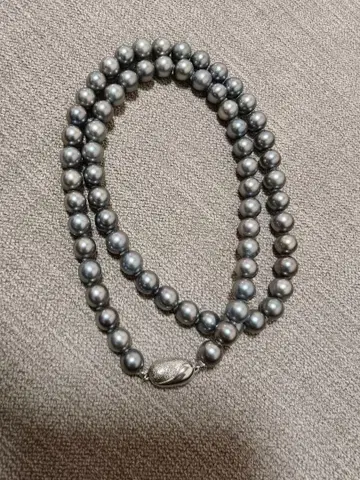 그레이 펄 목걸이 실버 클래스 SILVER PAT PENDING