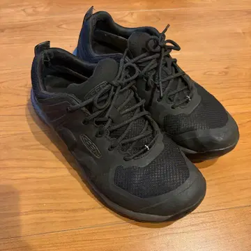 KEEN(킨) EXPLORE WP 28cm 방수 블랙