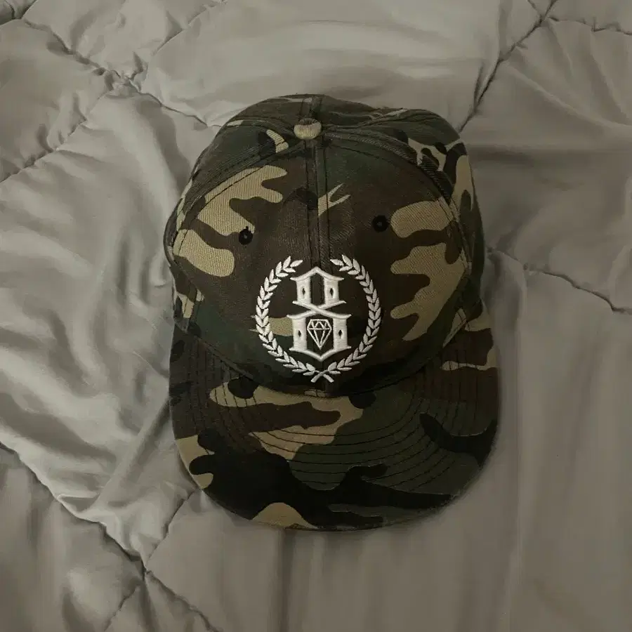 REBEL EIGHT 카모플라쥬 스냅백