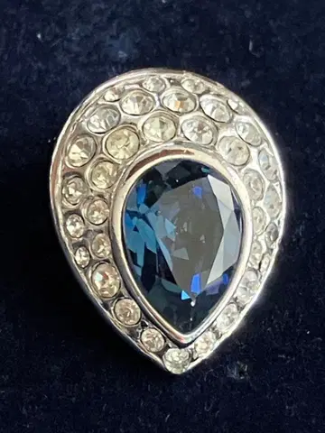 SWAROVSKI 스와로브스키 귀찌 파베 비쥬 클리어 스와로