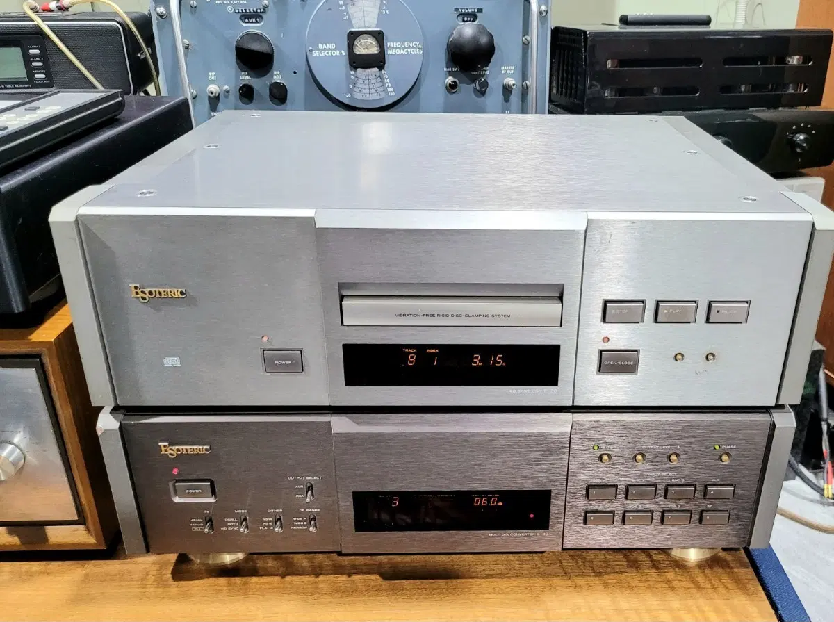 *Esoteric P-30/P-30 cdt