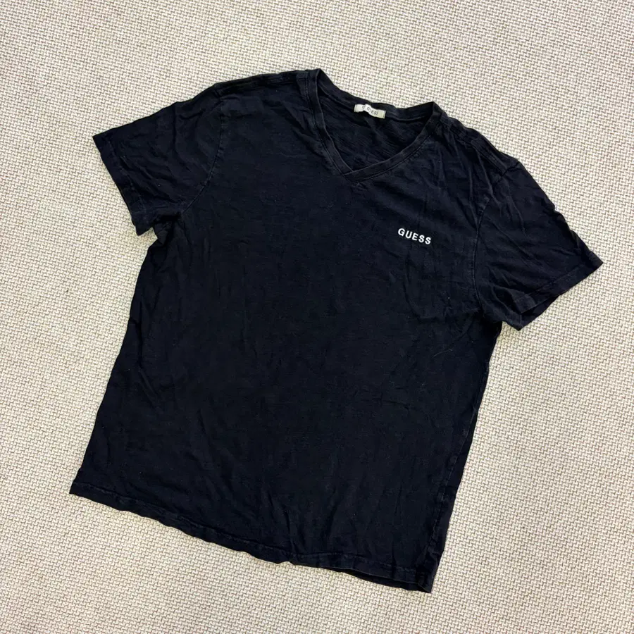 XXL 게스 브이넥 반팔 티 0709D1