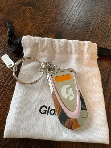 Glossier 접이식 휴대용 키링