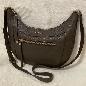새상품급 FURLA 훌라 초승달형 천연 가죽 가죽 숄더백 그레이지