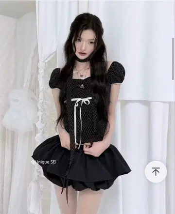 한국 상의 도트 시즈니룩
