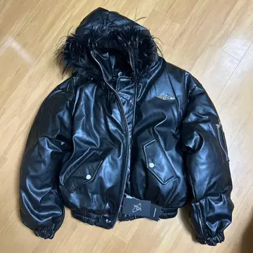 블랙 MA-1 플라이트 자켓 퍼 포함