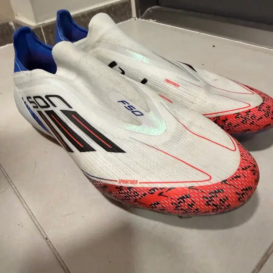 아디다스 F50 손흥민 한정판 축구화