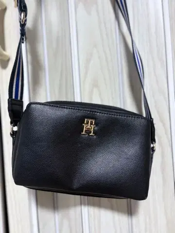 타미힐피거 숄더백 블랙