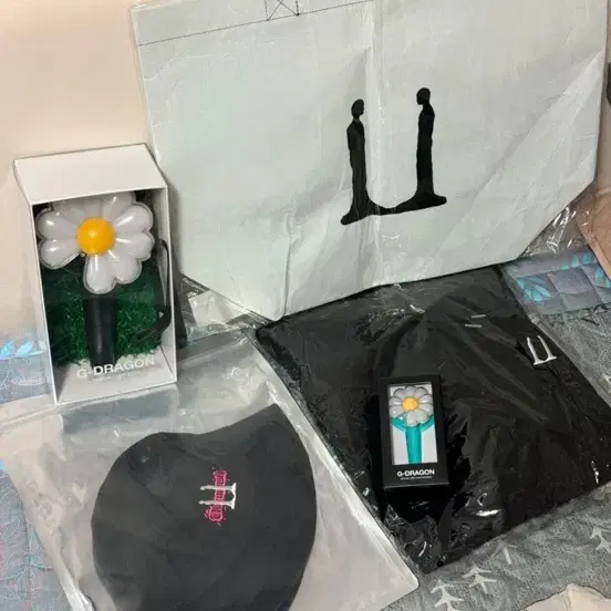지디 위버멘쉬 굿즈