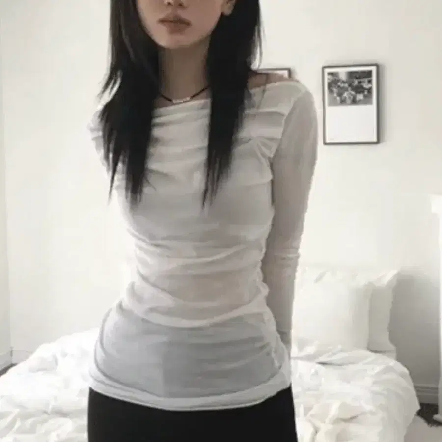[새상품] 모디무드 슬림핏 롱 셔링 긴팔 티셔츠 화이트