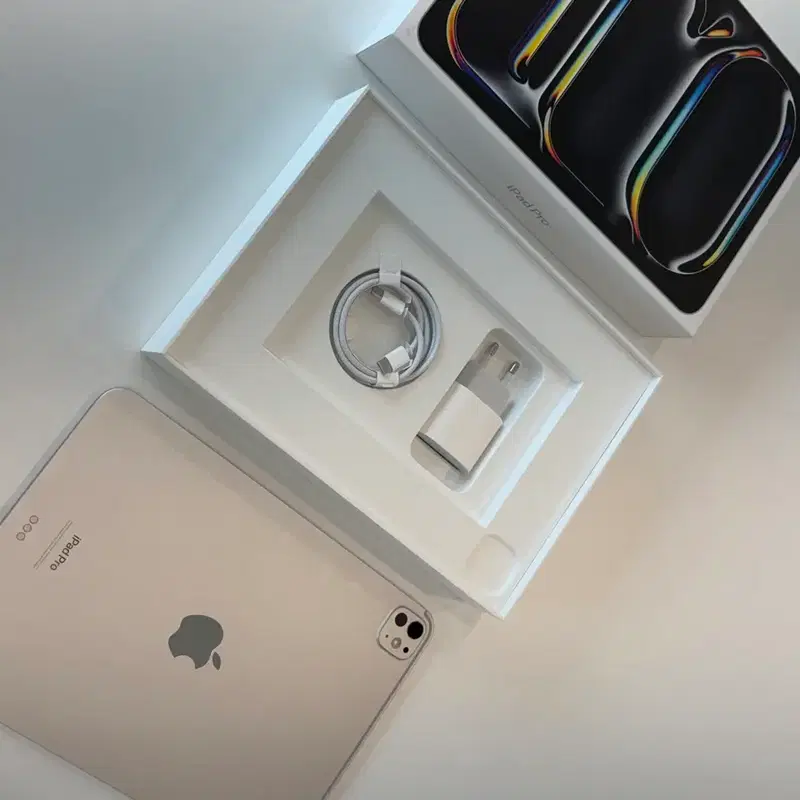 아이패드 프로 11 M4 256 WIFI 실버 풀박스