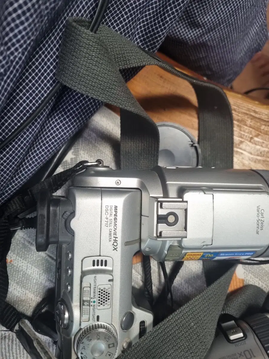 소니 사이버샷 DSC-F717 디지털 카메라