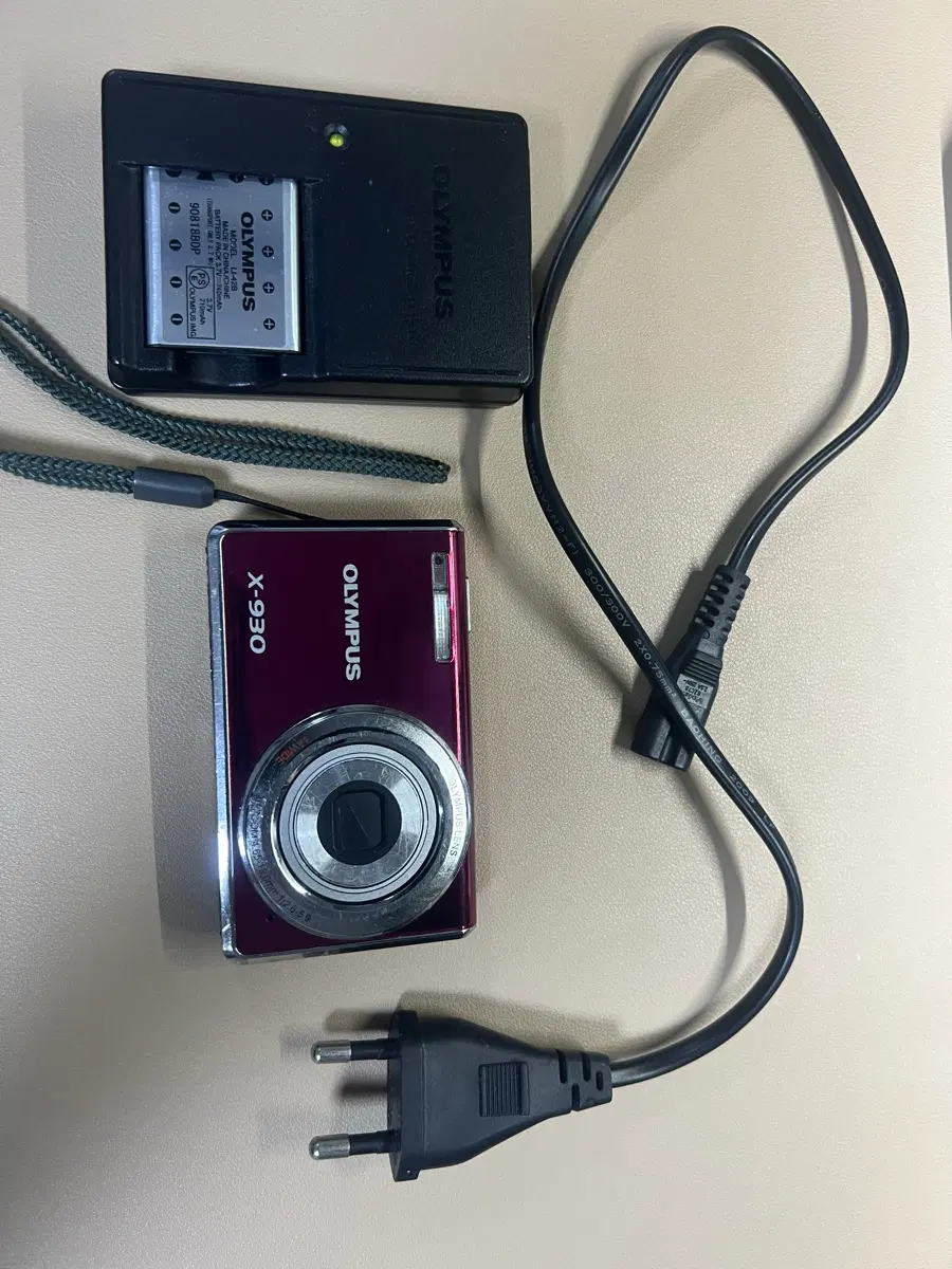 올림푸스 X-930 디지털 카메라 버건디 디카