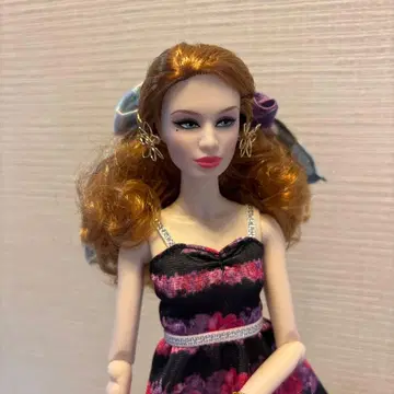 바비 인형 패션 인형 꽃무늬 드레스