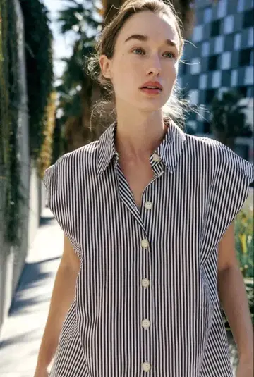 ZARA 스트라이프 패턴 퍼프 숄더 셔츠