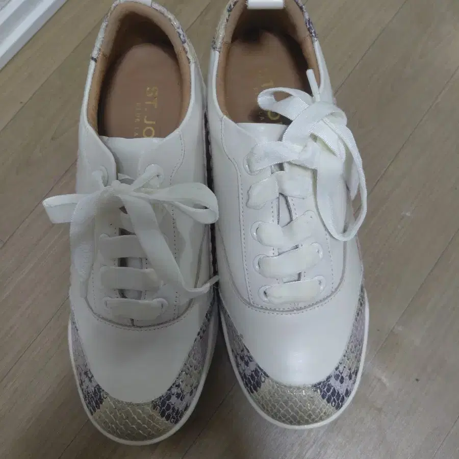 세인트존신발245
