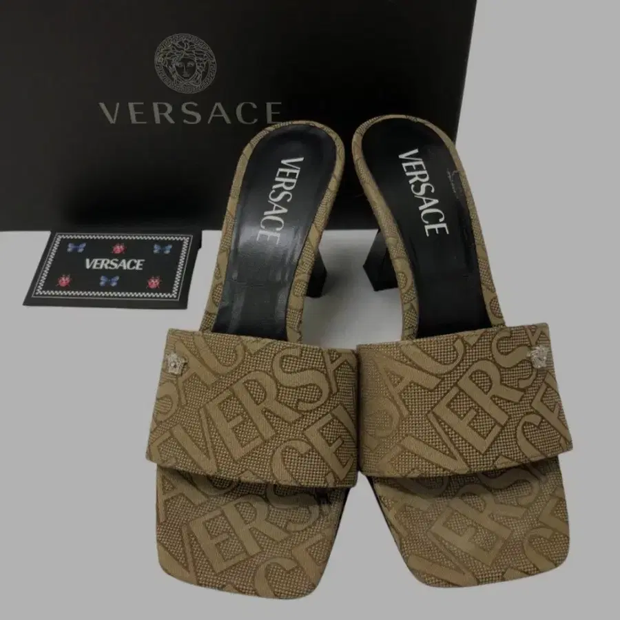 베르사체 VERSACE 메두사 230 베이지 로고 캔버스 힐 샌들 여성