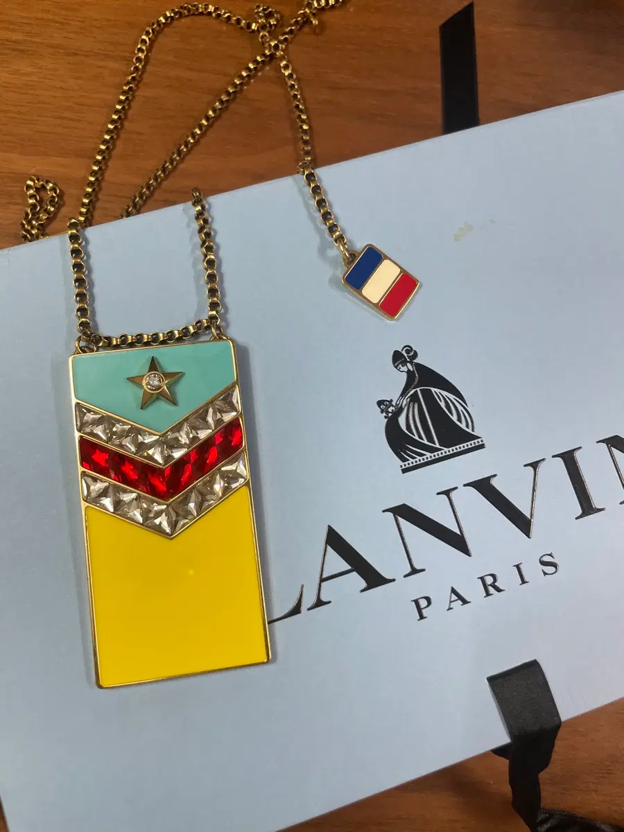 LANVIN 파리 펜던트 목걸이