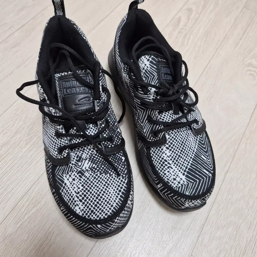 프로스펙스 235