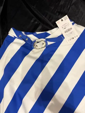 ZARA 스트라이프 패턴 플레어 스커트 블루 x 화이트