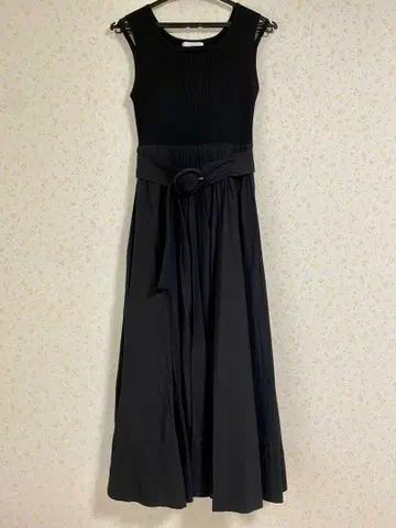 [ And Couture ] 슬리브리스 니트 원피스 블랙